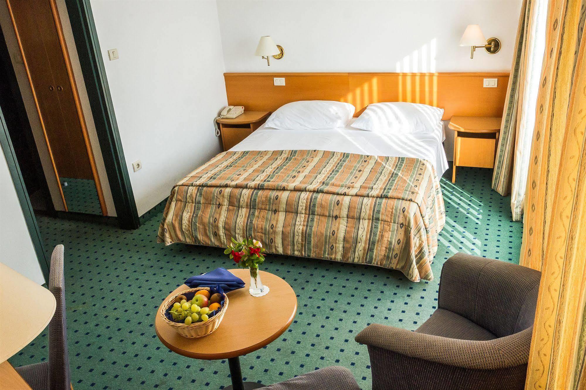 Apartments Vila Barka Portorož Zewnętrze zdjęcie